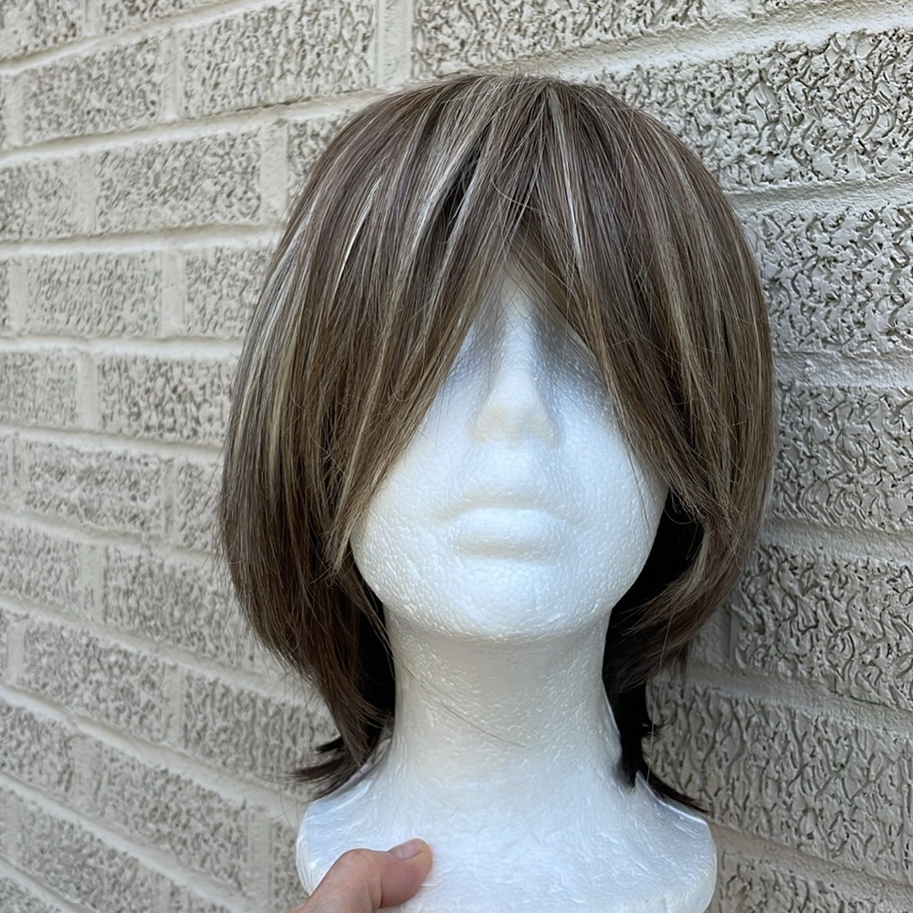 NWT light brown men’s wig highlighted wig blonde highlights layers feather NEW